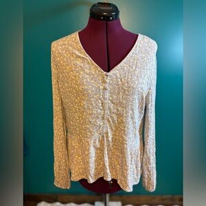 SO Tan Cream Ruched Floral Buttoned Blouse